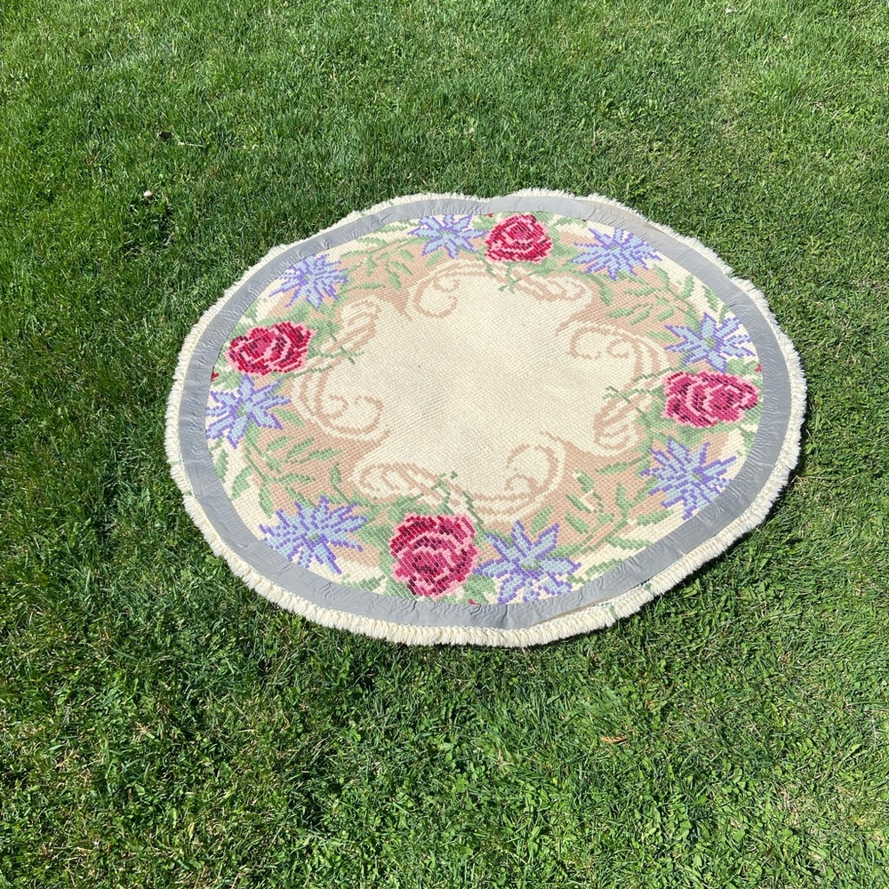 Floral Wool Latch Hook Rug - Picture 5 of 6